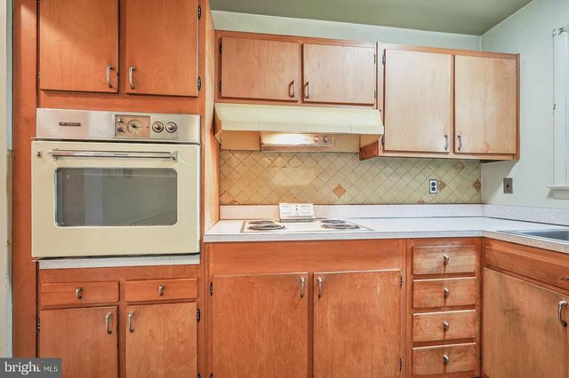 9403 AVENEL RD, Silver Spring, MD 20903