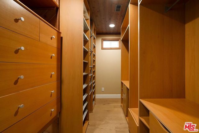 3414 N Knoll Drive, Los Angeles, CA 90068
