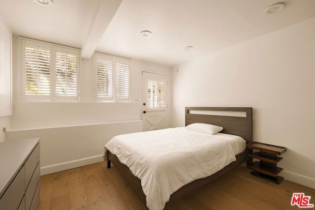 3414 N Knoll Drive, Los Angeles, CA 90068