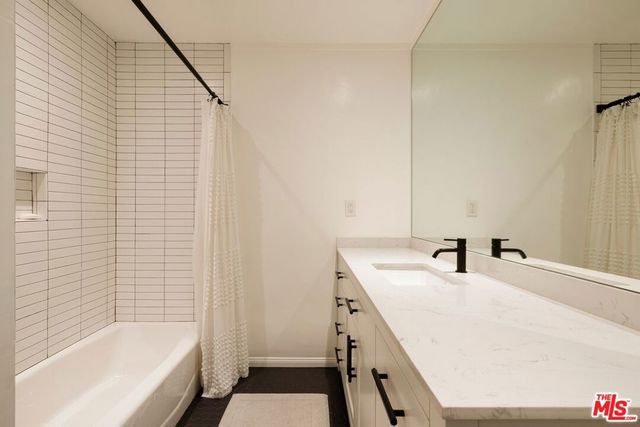3414 N Knoll Drive, Los Angeles, CA 90068