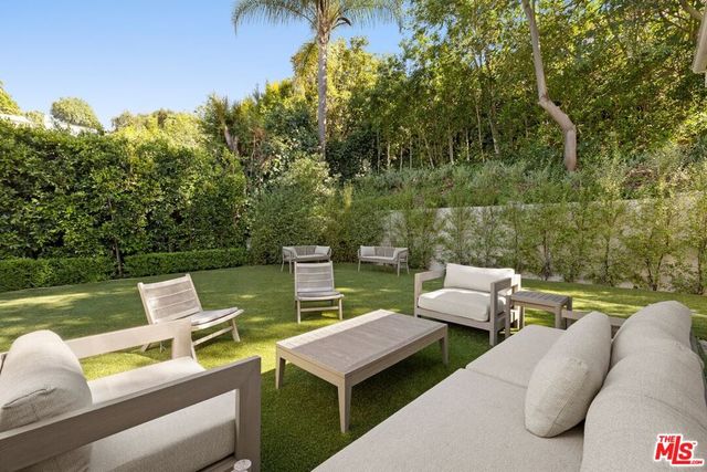 3414 N Knoll Drive, Los Angeles, CA 90068