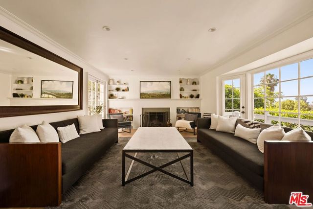 3414 N Knoll Drive, Los Angeles, CA 90068
