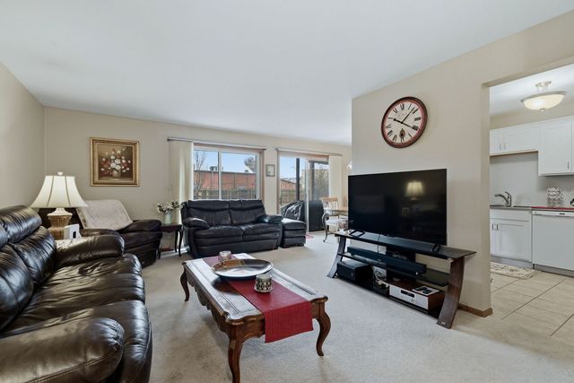 1215 Williamsport Drive 2, Westmont, IL 60559