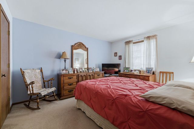 1215 Williamsport Drive 2, Westmont, IL 60559