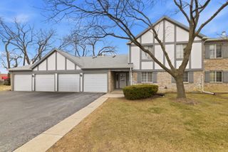 1215 Williamsport Drive 2, Westmont, IL 60559