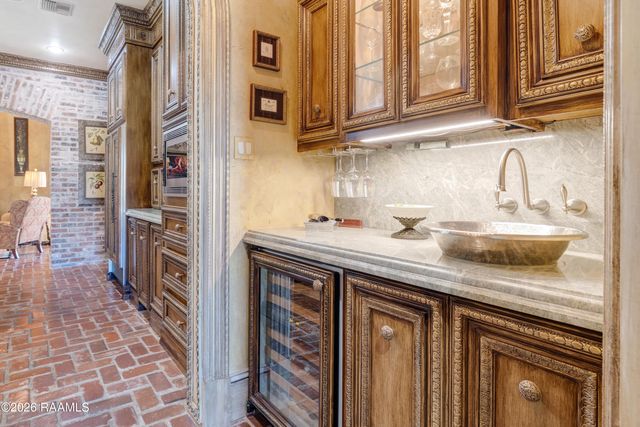 107 Western Lane, Lafayette, LA 70507