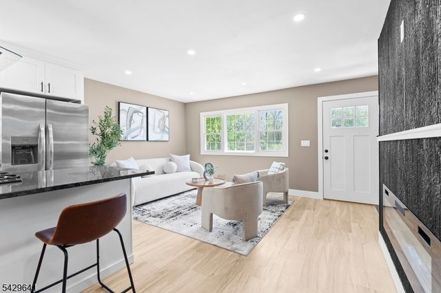 8 Andrea Dr, Vernon Twp., NJ 07462
