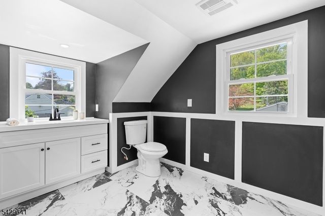 8 Andrea Dr, Vernon Twp., NJ 07462