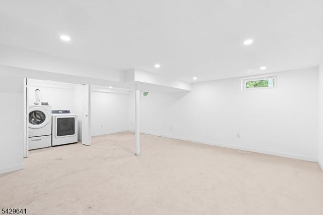 8 Andrea Dr, Vernon Twp., NJ 07462