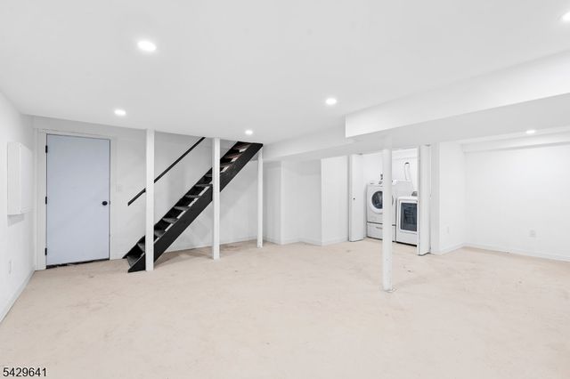 8 Andrea Dr, Vernon Twp., NJ 07462