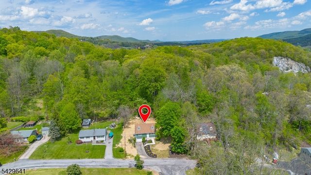 8 Andrea Dr, Vernon Twp., NJ 07462