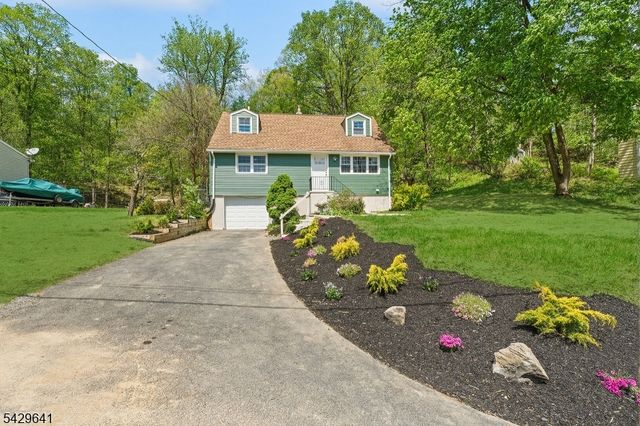 8 Andrea Dr, Vernon Twp., NJ 07462