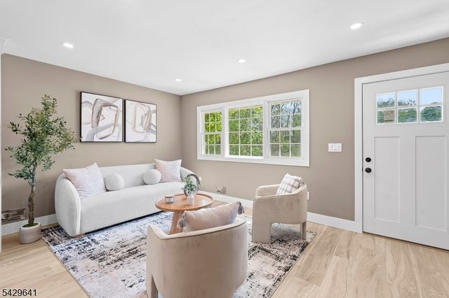 8 Andrea Dr, Vernon Twp., NJ 07462