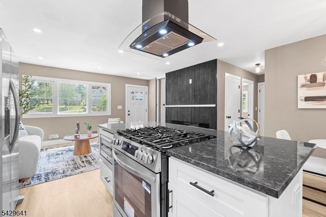 8 Andrea Dr, Vernon Twp., NJ 07462