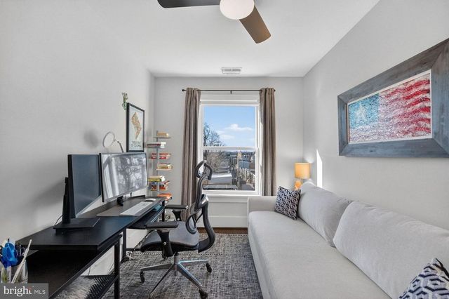 2214 NORTH CAPITOL ST NW, Washington, DC 20002