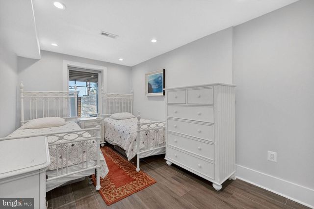 2214 NORTH CAPITOL ST NW, Washington, DC 20002