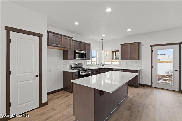 2846 N Neptune St, Post Falls, ID 83854