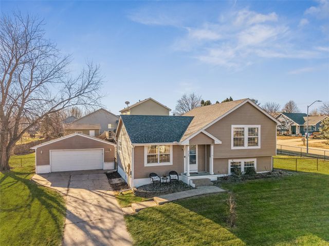 5132 Westwood Drive, West Des Moines, IA 50265