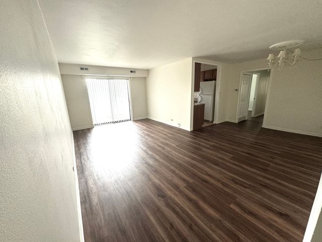 1460 Fairlane Drive 311, Schaumburg, IL 60193
