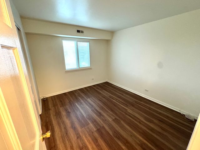 1460 Fairlane Drive 311, Schaumburg, IL 60193