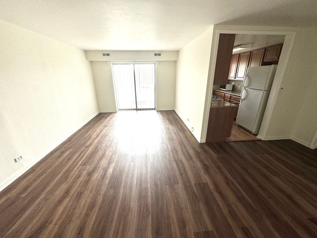 1460 Fairlane Drive 311, Schaumburg, IL 60193