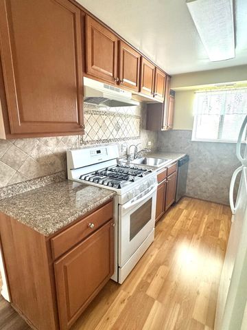 1460 Fairlane Drive 311, Schaumburg, IL 60193