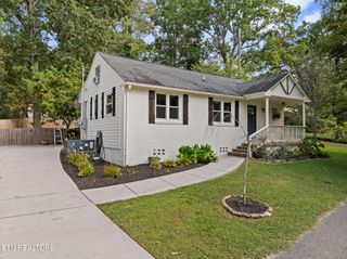 106 Crescent Rd, Norris, TN 37828