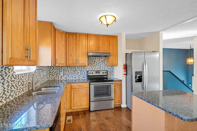 1690 River Bend Rd, Sevierville, TN 37876