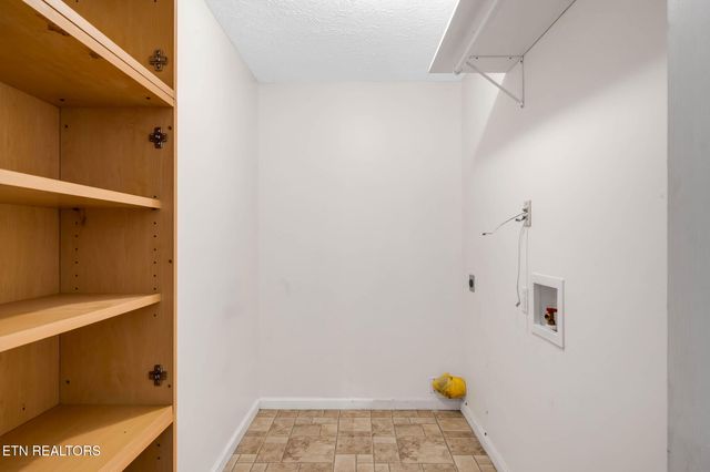 1690 River Bend Rd, Sevierville, TN 37876