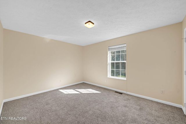 1690 River Bend Rd, Sevierville, TN 37876