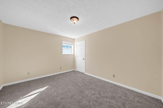 1690 River Bend Rd, Sevierville, TN 37876