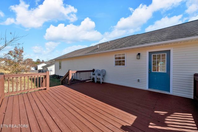 1690 River Bend Rd, Sevierville, TN 37876