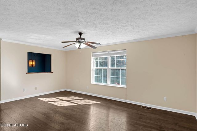 1690 River Bend Rd, Sevierville, TN 37876