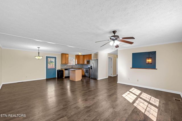 1690 River Bend Rd, Sevierville, TN 37876