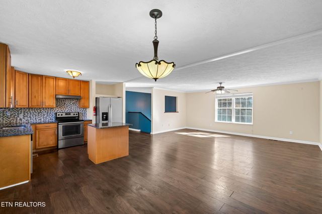 1690 River Bend Rd, Sevierville, TN 37876