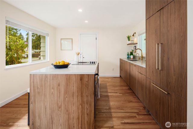 7047 NE 138th Street, Kirkland, WA 98034