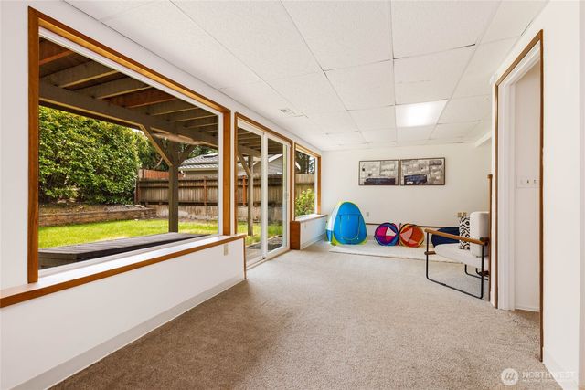 7047 NE 138th Street, Kirkland, WA 98034