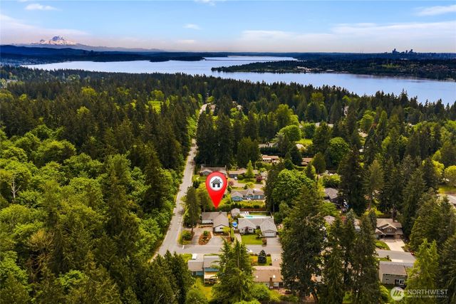7047 NE 138th Street, Kirkland, WA 98034