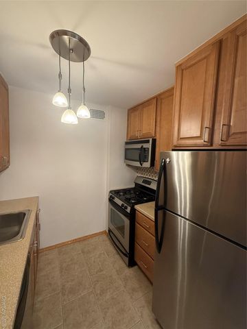 220-55 46th Avenue 8R, Bayside, NY 11361