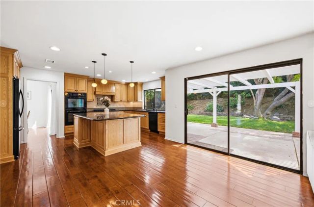 13792 Christian Barrett Drive, Moorpark, CA 93021