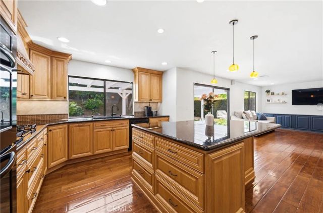 13792 Christian Barrett Drive, Moorpark, CA 93021