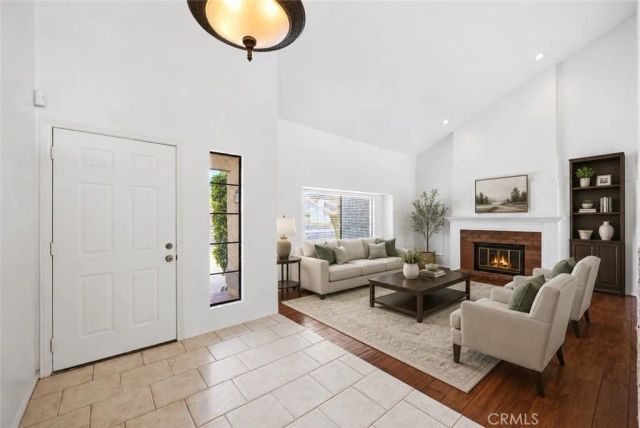 13792 Christian Barrett Drive, Moorpark, CA 93021
