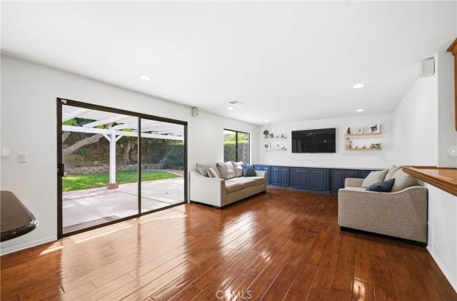 13792 Christian Barrett Drive, Moorpark, CA 93021