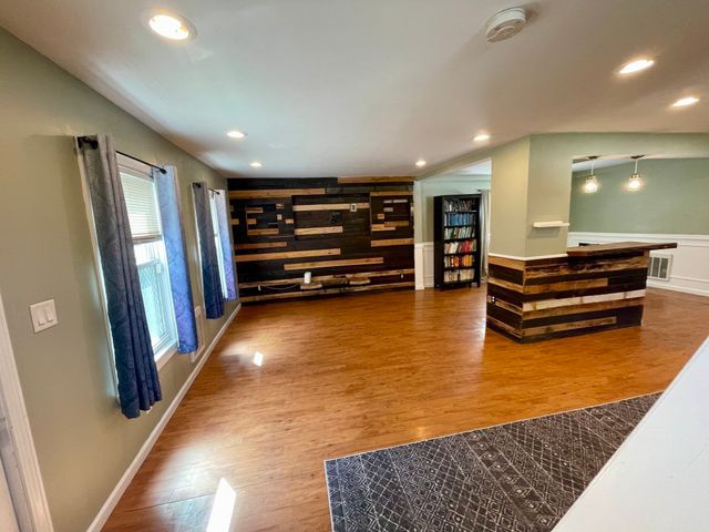 222 Parker St, Springfield, MA 01151