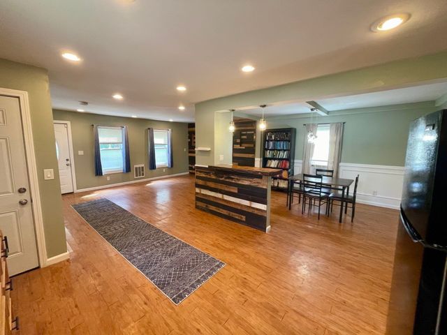 222 Parker St, Springfield, MA 01151