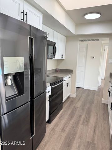 4813 W HAYWARD Avenue, Glendale, AZ 85301