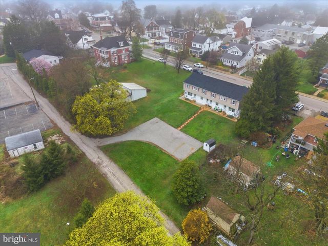 20 E GAY ST, Red Lion, PA 17356