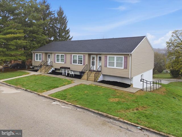 20 E GAY ST, Red Lion, PA 17356