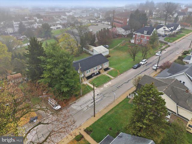 20 E GAY ST, Red Lion, PA 17356