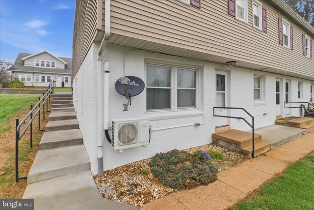20 E GAY ST, Red Lion, PA 17356